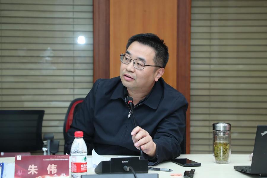朱伟所长主持平行发言.jpg