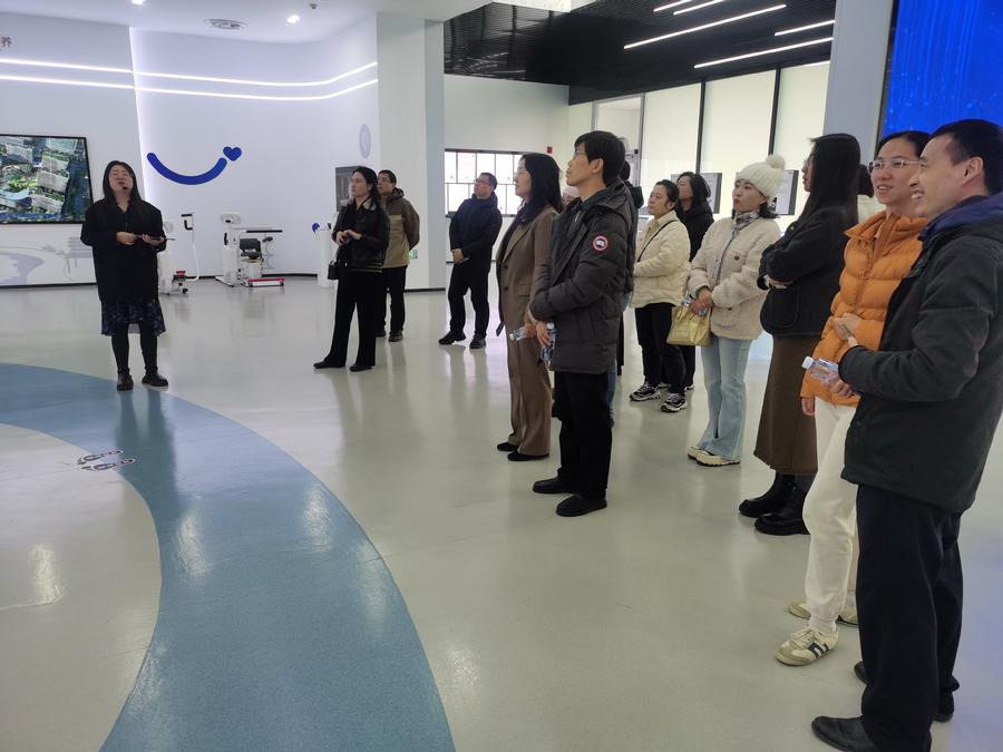 图2 调研现场.jpg