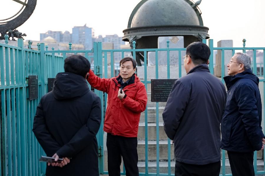 天文馆副馆长齐锐讲解古代天文仪器