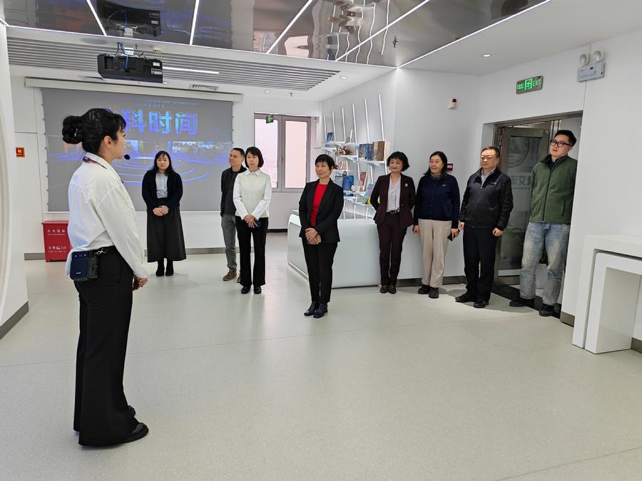 参观北科院展厅