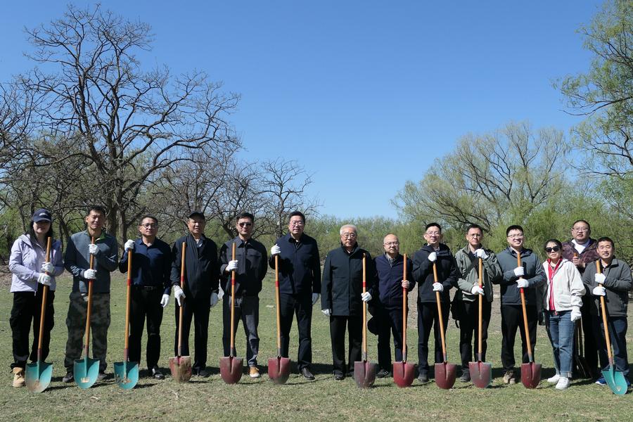 主题党日活动全体党员