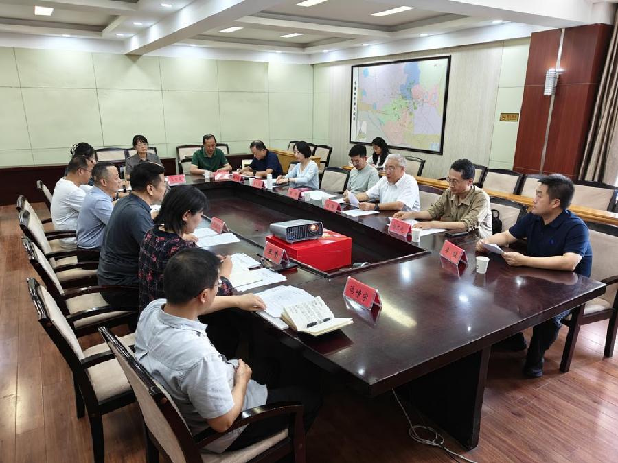 与乌鲁木齐市科技局座谈现场