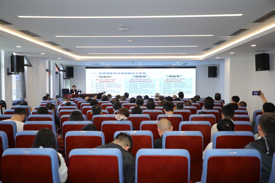 首都师范大学管理学院副教授张丽娜为学员授课